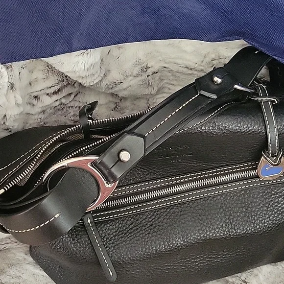Dooney and Bourke ladies black  shoulder bag - Picture 2 of 8